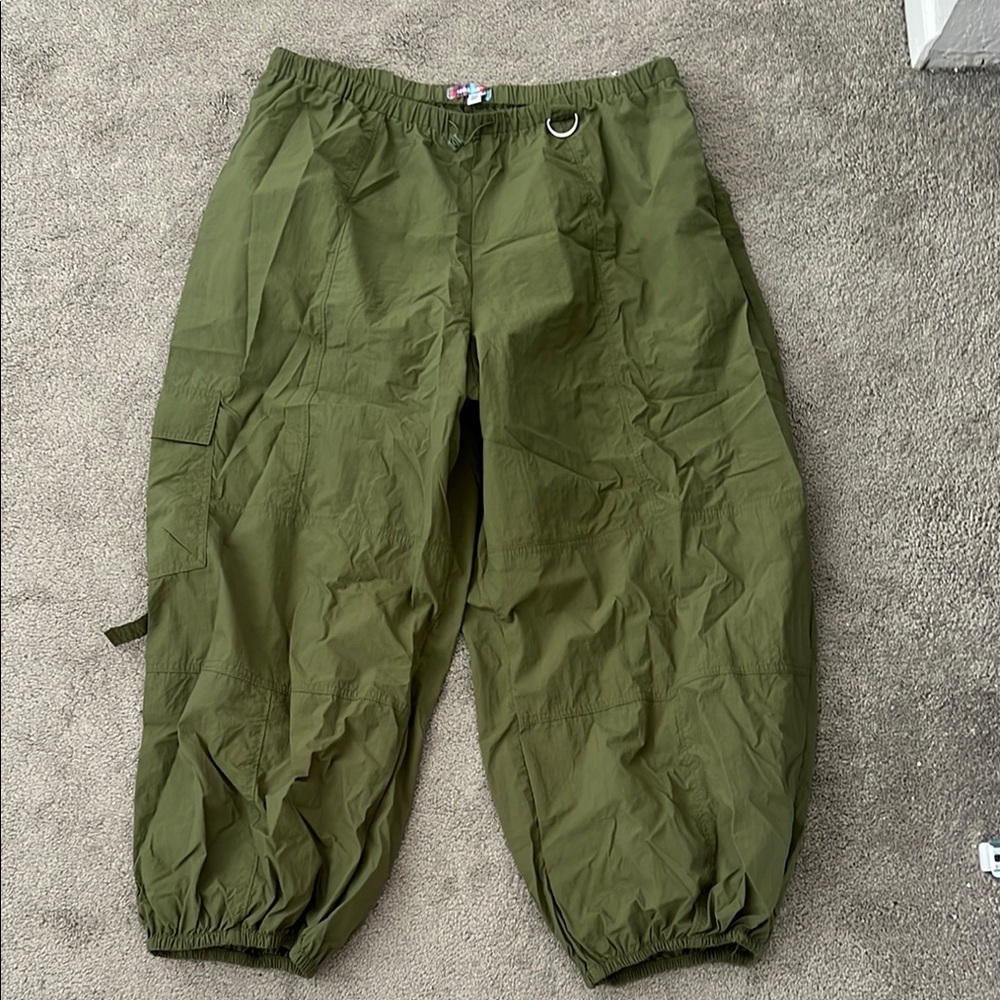 URBAN PARACHUTE PANTS